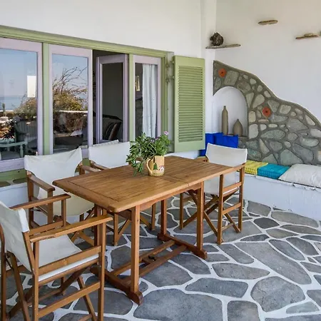 Beachfront House In Mykonos Tourlos